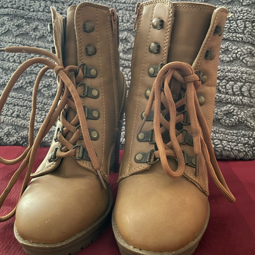 Adiamo's Tan Lace-Up Ankle Heel Boots
